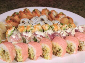Los gigantes rollos de sushi de Taka Watanabe, ¿podrá Webb comérselos en media hora? 