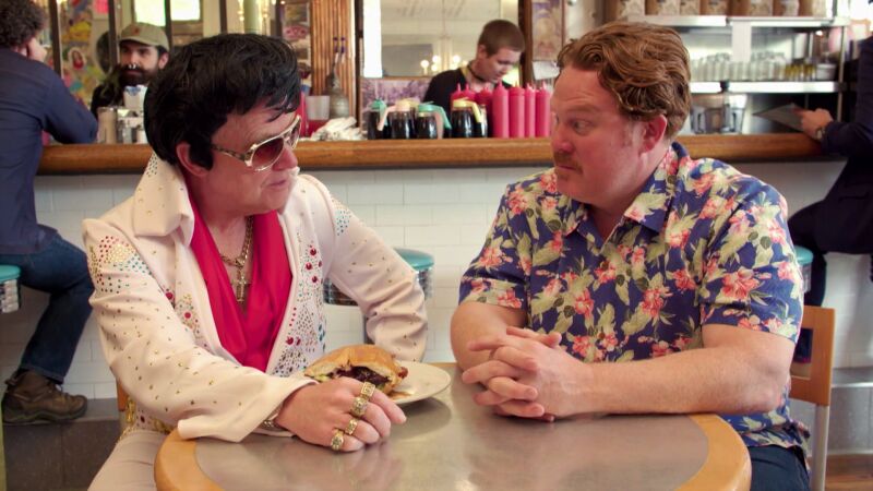 Webb se enfrenta al bocadillo favorito de Elvis Presley