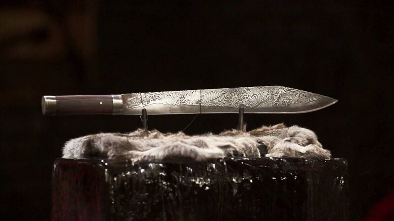 Los armeros se enfrentan al desafío de forjar un Seax vikingo 