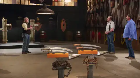 Doble desafío en Forjado a fuego: los armeros deben construir dos armas a la vez Doble desafío en Forjado a fuego: los armeros deben construir dos armas a la vez