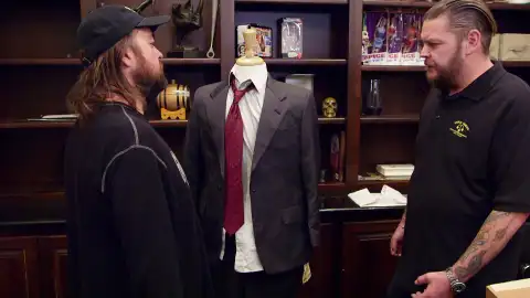 ¿Se quedará Corey con el traje que Drew Barrymore llevó en Los Ángeles de Charlie? ¿Se quedará Corey con el traje que Drew Barrymore llevó en Los Ángeles de Charlie?