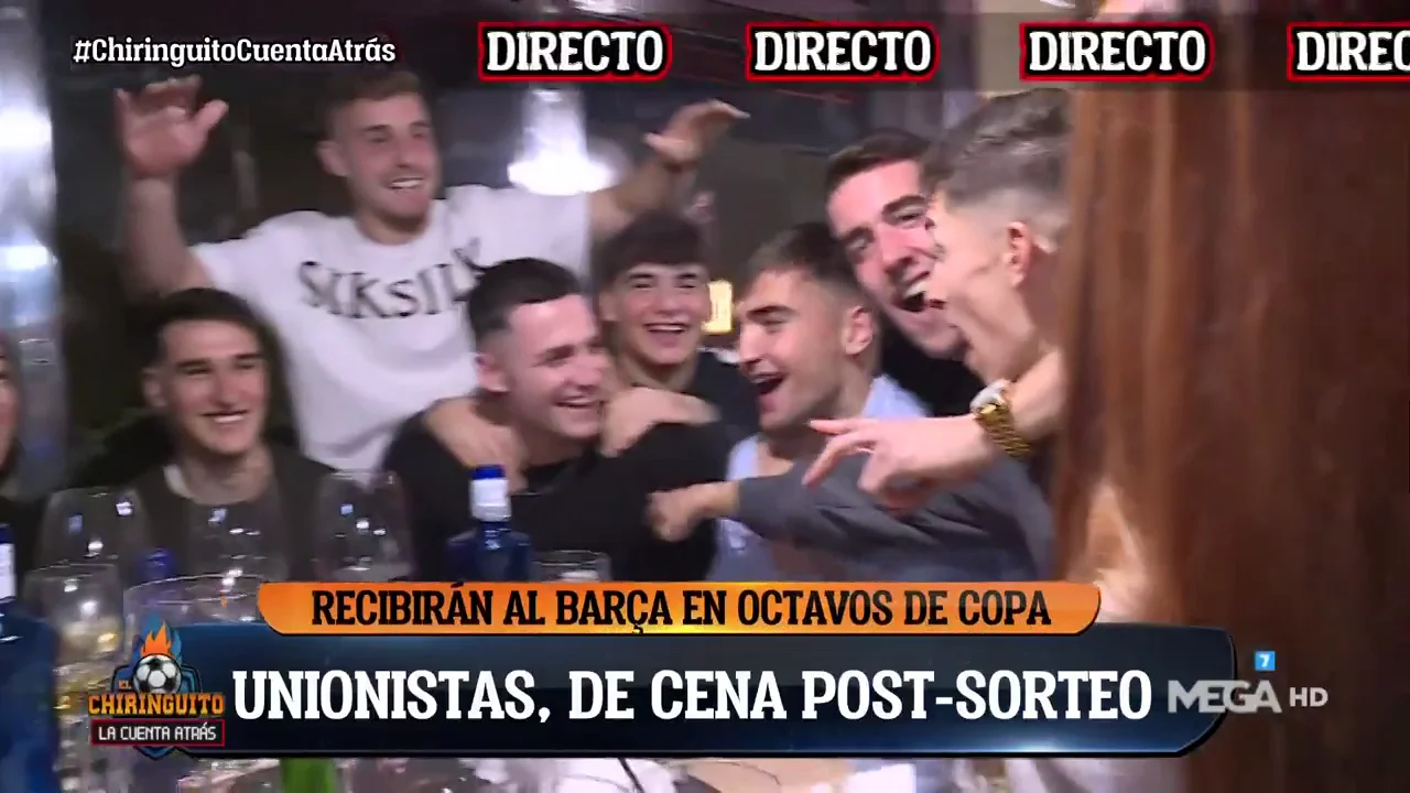 Los jugadores de UNIONISTAS CELEBRAN con EL CHIRINGUITO Los jugadores de UNIONISTAS CELEBRAN con EL CHIRINGUITO