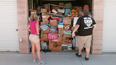 Inversión acertada: Rene gana 10.000 dólares tras comprar un trastero repleto de objetos Inversión acertada: Rene gana 10.000 dólares tras comprar un trastero repleto de objetos