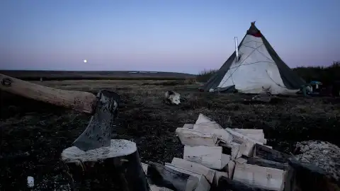 La familia Hailstöne se ve atrapada en un campamento en medio de un fuerte temporal La familia Hailstöne se ve atrapada en un campamento en medio de un fuerte temporal