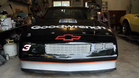 Coche de Dale Earnhardt Cazatesoros