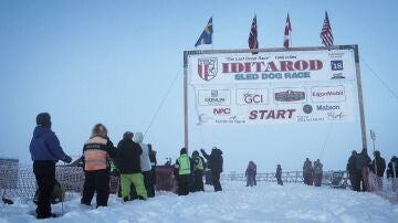 Jessie Holmes se prepara para conquistar la Iditarod: 1.600 kilómetros de aventura en Alaska