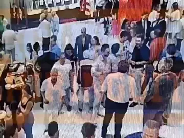 Del Nido Benavente la lía en el derbi Del Nido Benavente la lía en el derbi