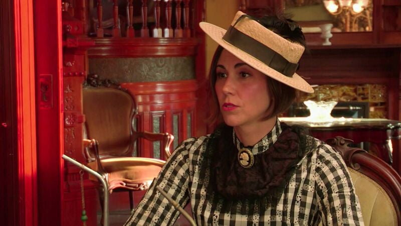 Lisa hace un gran negocio con dos pipas de fumar victorianas después de invertir muy poco dinero en adquirirlas