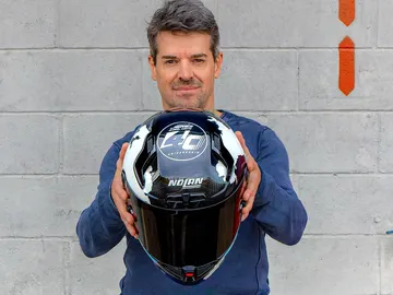 Carlos Checa dará una vuelta al circuito Angel Nieto-Jerez vistiendo los colores del circuito Carlos Checa dará una vuelta al circuito Angel Nieto-Jerez vistiendo los colores del circuito