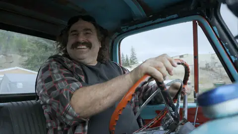 Avery Shoaf es el Avery Shoaf: el 'MacGyver' de la mecánica que arregla todo a martillazos Avery Shoaf es el Avery Shoaf: el 'MacGyver' de la mecánica que arregla todo a martillazos