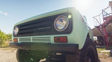 Mike resucita un clásico: el Scout II de 1971 vuelve a rugir tras 800 horas de trabajo 