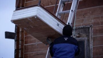 Andy Bassich y su desafío más arriesgado: un ascensor hecho a mano en pleno Ártico 