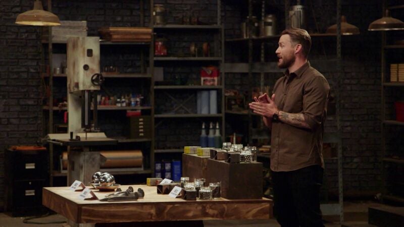 La decisión está en sus manos: los armeros tienen la oportunidad de elegir el material para forjar su pieza 