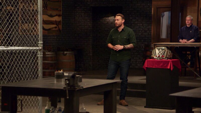 El ring de la forja: los herreros elaboran su hoja con un proceso inspirado en el WWE