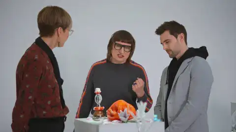Soplado a fuego - Los sopladores relfejan su personalidad como artistas en una pieza de vidrio Soplado a fuego - Los sopladores relfejan su personalidad como artistas en una pieza de vidrio