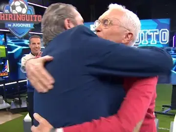 Abrazo entre Paco y Josep Pedrerol Abrazo entre Paco y Josep Pedrerol