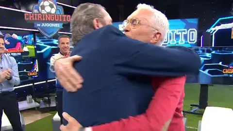 Abrazo entre Paco y Josep Pedrerol Abrazo entre Paco y Josep Pedrerol
