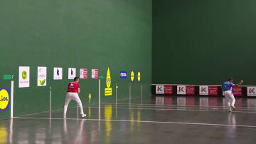 Nuevo enfrentamiento en Frontón: Peña II y Bakaikoa, desde el Frontón Bizkaia, este domingo en Mega.