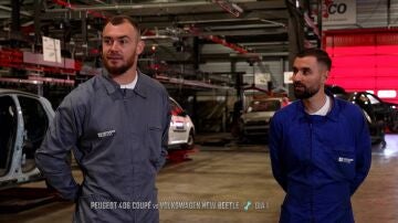 Top mecanic - Un deportivo frente a un escarabajo destrozados. ¿cuál de los dos será más fácil de restaurar?