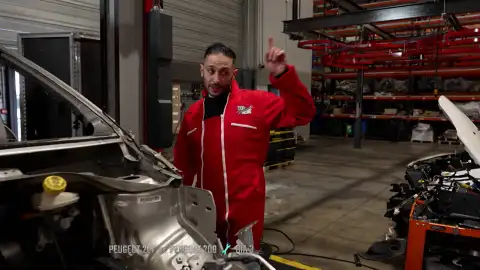 Top mecanic - Sébastien y Loïc adaptan las piezas del donante a sus coches Top mecanic - Sébastien y Loïc adaptan las piezas del donante a sus coches