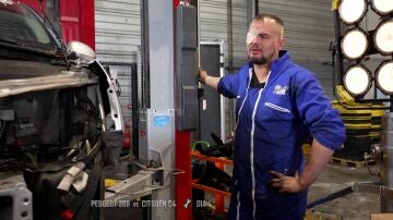 Top mecanic - Laurent remata la mecánica de su coche después del accidente de su ojo