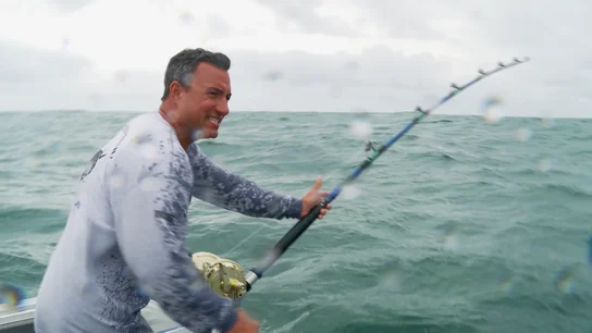 Pesca extrema - La parte buena del mal tiempo: los atunes aparecen Pesca extrema - La parte buena del mal tiempo: los atunes aparecen