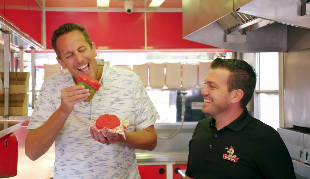 Noah Cappe descubre la chimichanga: nadie sabe lo que es