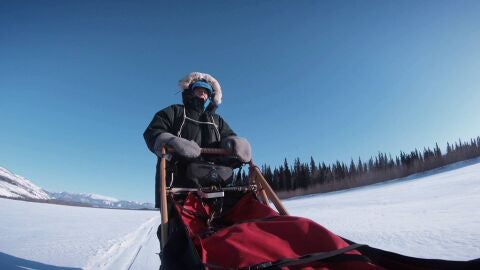 &iexcl;M&aacute;s de 65 kil&oacute;metros en trineo! Andy y Denise se enfrentan a una dura traves&iacute;a por Alaska