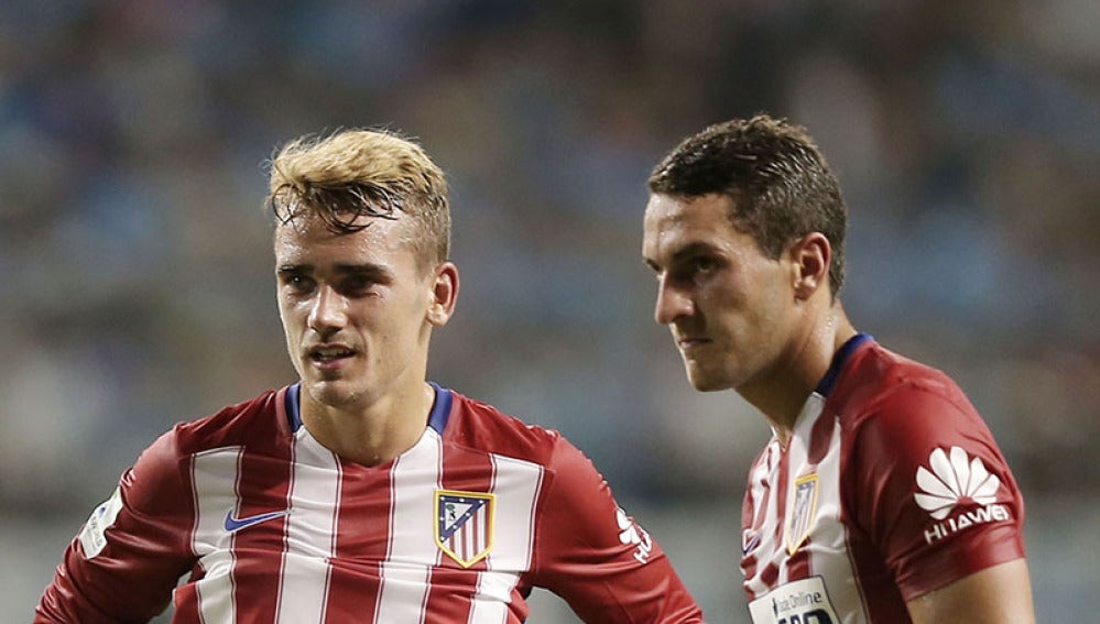 Griezmann dialoga con Koke