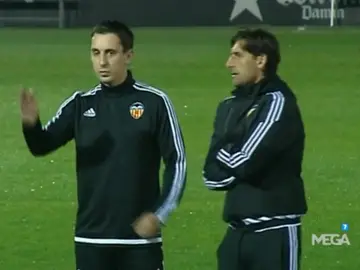 Gary Neville y Angulo Gary Neville y Angulo