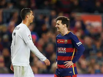 Messi y Cristiano se cruzan en el Clásico Messi y Cristiano se cruzan en el Clásico
