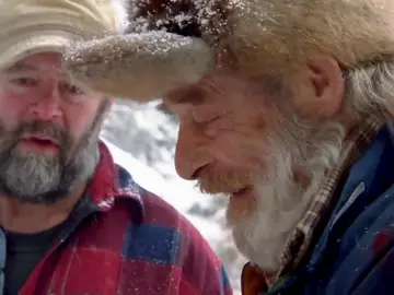 Frame 37.828097 de: Así evita Tom que los osos pardos vayan a su casa Frame 37.828097 de: Así evita Tom que los osos pardos vayan a su casa