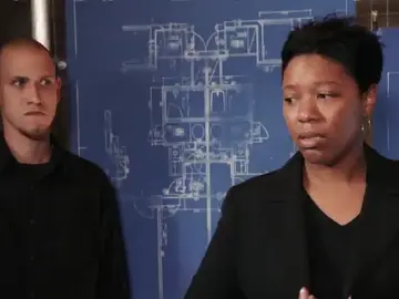 Frame 0.0 de: La gerente de este restaurante de Nueva Orleans se toma demasiadas libertades Frame 0.0 de: La gerente de este restaurante de Nueva Orleans se toma demasiadas libertades