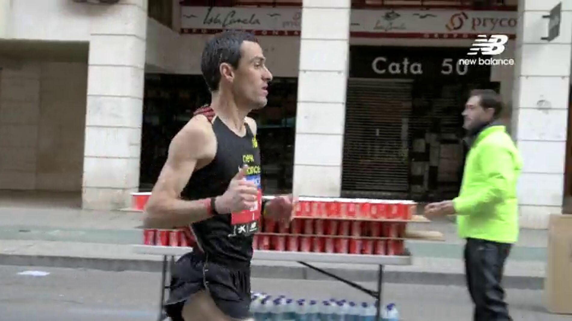 Frame 8.354723 de: El domingo sigue Zurich Marat&Atilde;&sup3;n de Sevilla en MEGA