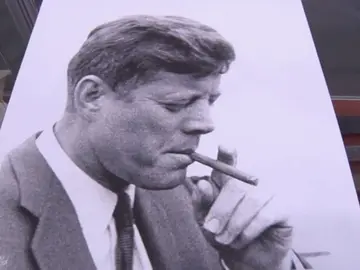 ¿Cuánto cuesta esta caja de puros de JF kennedy? ¿Cuánto cuesta esta caja de puros de JF kennedy?