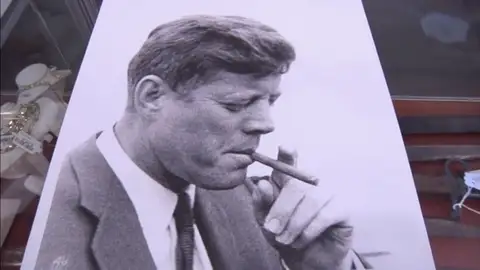 ¿Cuánto cuesta esta caja de puros de JF kennedy? ¿Cuánto cuesta esta caja de puros de JF kennedy?