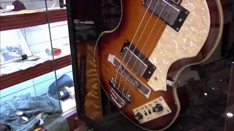 Quiere vender a Rick una colección de objetos de los Beatles ¿serán auténticos? Quiere vender a Rick una colección de objetos de los Beatles ¿serán auténticos?