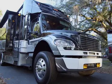 Una 'supercaravana' preparada para remolcar grandes pesos Una 'supercaravana' preparada para remolcar grandes pesos