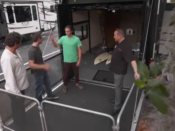 Una supercaravana con garaje, chimenea y terraza propia Una supercaravana con garaje, chimenea y terraza propia