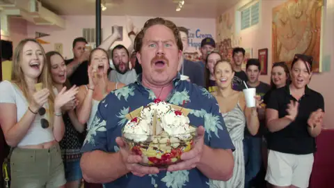 El reto de las 8 bolas de helado con 8 toppings El reto de las 8 bolas de helado con 8 toppings