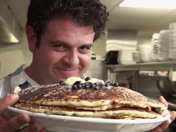 El reto de casi 2 kilos de tortitas con arándanos El reto de casi 2 kilos de tortitas con arándanos