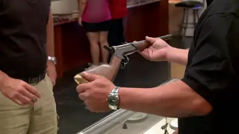 Un rifle experimental del siglo pasado puede valer mucho dinero en 'La casa de empeños' Un rifle experimental del siglo pasado puede valer mucho dinero en 'La casa de empeños'
