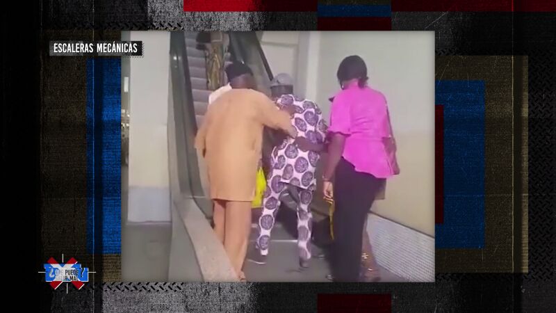 Nunca bajes escaleras mecánicas por el lugar equivocado