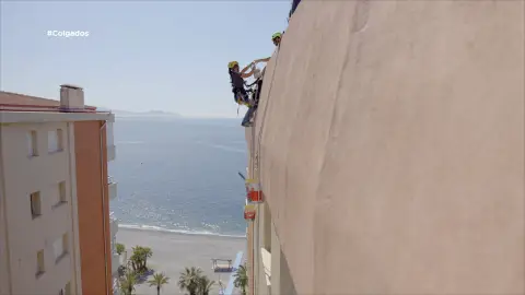Desde lo alto de Almuñecar Colgados