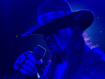 The Undertaker regresa a 'Raw'