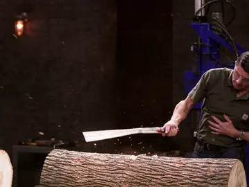 Un arma con dos hojas y sin punta para la prueba final Un arma con dos hojas y sin punta para la prueba final