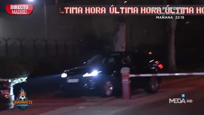 ¡Pillamos a Gil Marín saltándose la barrera del parking del aeropuerto para poder salir! ¡Pillamos a Gil Marín saltándose la barrera del parking del aeropuerto para poder salir!