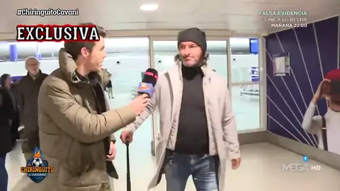 Álex Silvestre caza al agente de Cavani en el aeropuerto de París Álex Silvestre caza al agente de Cavani en el aeropuerto de París