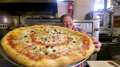 Una pizza de 74 centímetros Crónicas carnívoras
