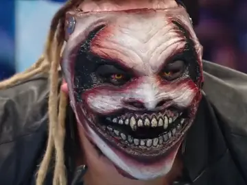 Goldberg tiene un primer encuentro con La Criatura Goldberg tiene un primer encuentro con La Criatura